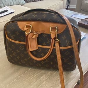 Louis Vuitton bowler makeup bag!  EUC